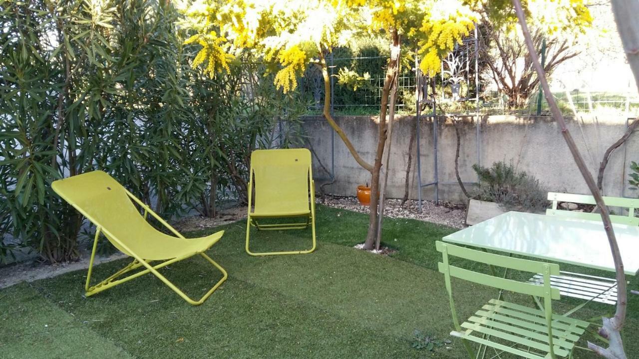 Au Bon Penequet Bed & Breakfast Pujaut Bagian luar foto